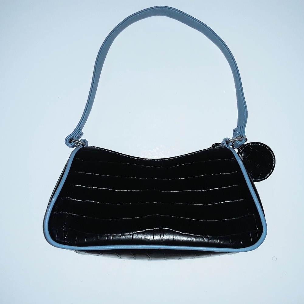 Black vinyl small purse - Picture 2 of 2